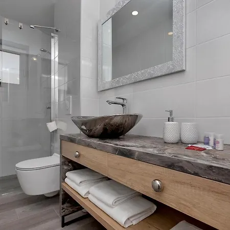 Strada Apartament *