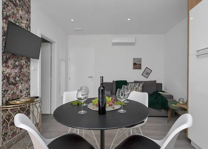 Strada Appartamento *